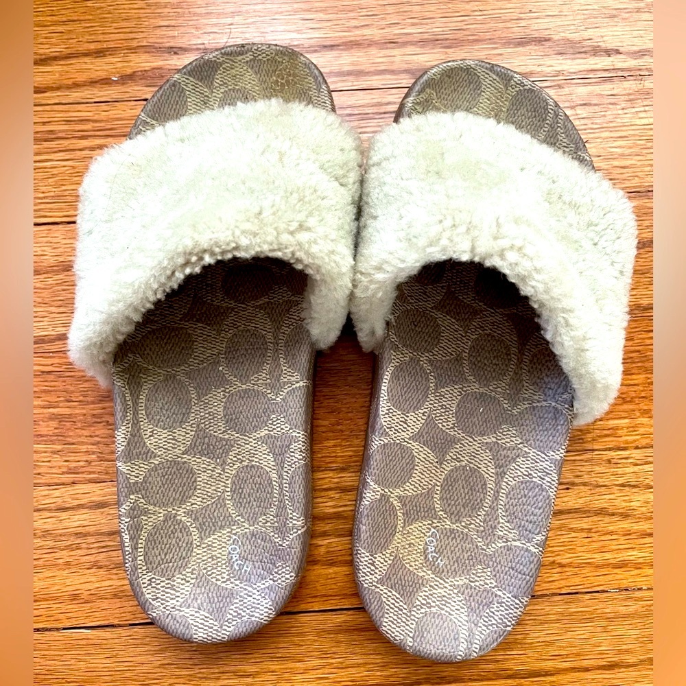 Coach Brown Logo Slide Slippers with Cream Faux Shearling Strap